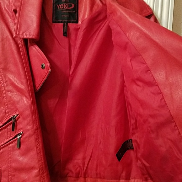 Medium Red jacket - Picture 5 of 5